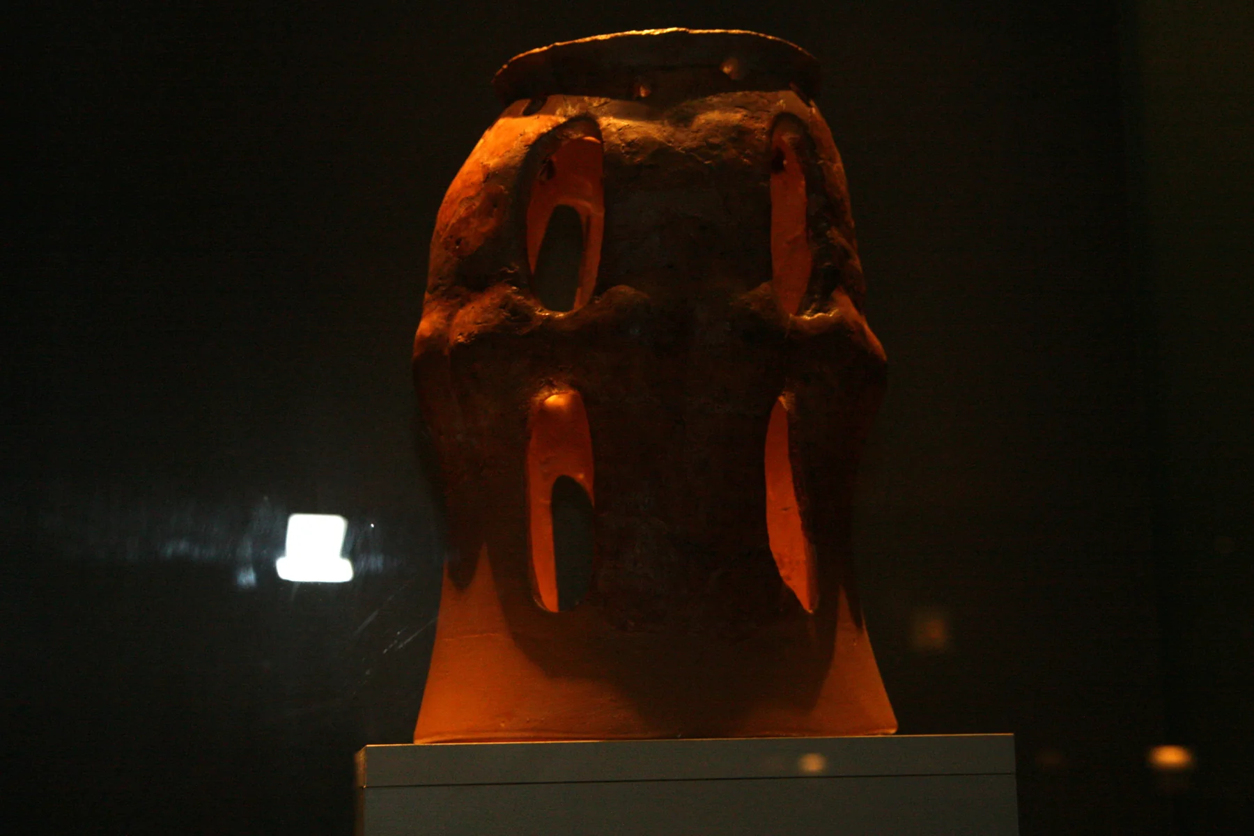 Model ceramic de sanctuar din complexul cultural Cucuteni